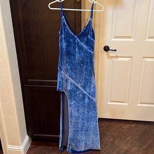 For love and lemons nadine velvet maxi dress side slit size small